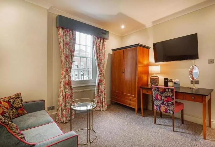 スーペリアファミリールーム, The Wynnstay Hotel, Oswestry, Shropshire