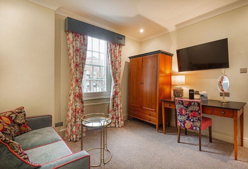 수피리어 패밀리 룸, The Wynnstay Hotel, Oswestry, Shropshire