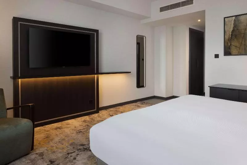 キングサイズベッドのスタンダードルーム, Hilton Cardiff
