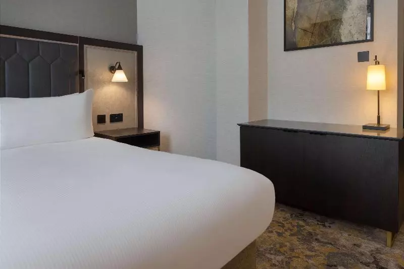 キングサイズベッドのスタンダードルーム, Hilton Cardiff