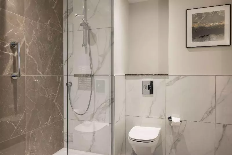 キングサイズベッドのスタンダードルーム, Hilton Cardiff