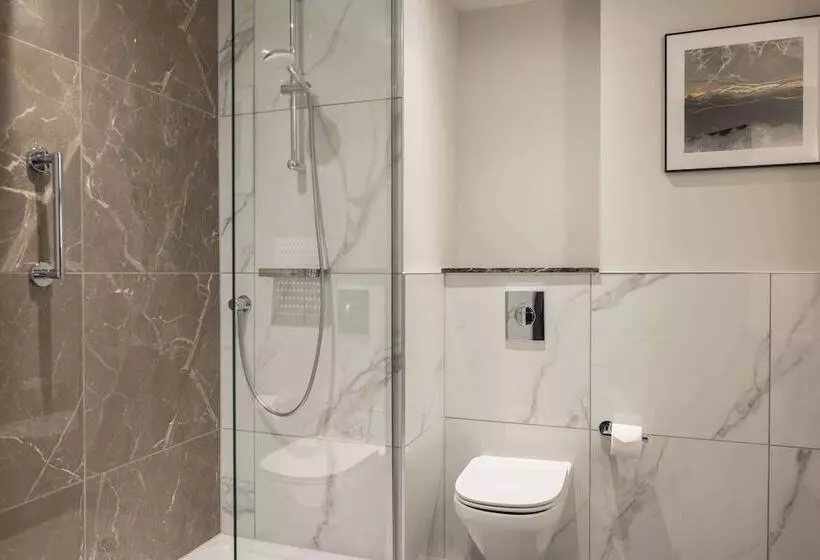 ファミリールーム, Hilton Cardiff