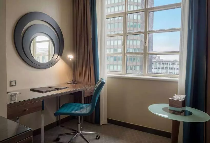 ファミリールーム, Hilton Cardiff
