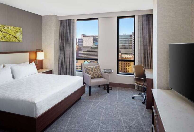 带大床的小型套房, Hilton Cardiff