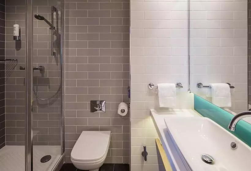 اتاق استاندارد با تخت دوبل, Holiday Inn Express Belfast City, An Ihg