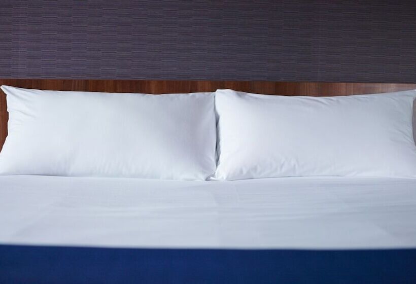 Номер Стандарт, Holiday Inn Express Glenrothes, An Ihg