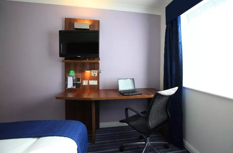 身障者適用スタンダードルーム, Holiday Inn Express Glenrothes, An Ihg