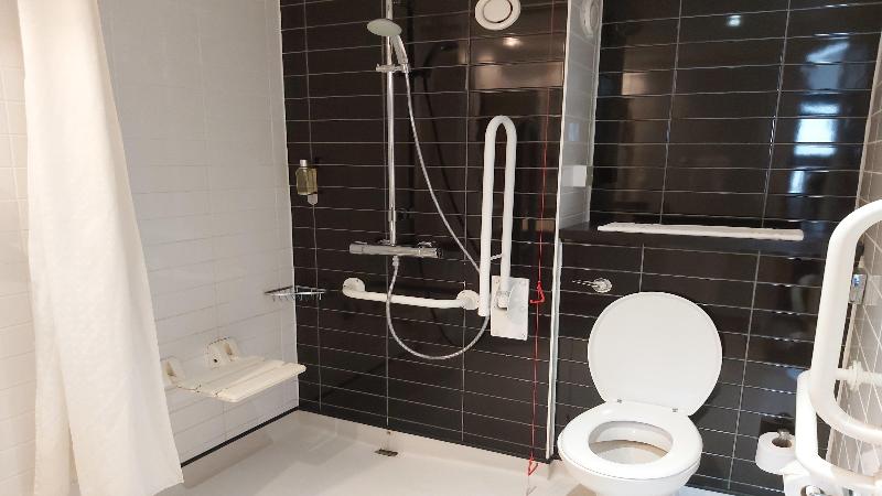 غرفة قياسية لذوى الاحتياجات الخاصة, Holiday Inn Express Glenrothes, An Ihg