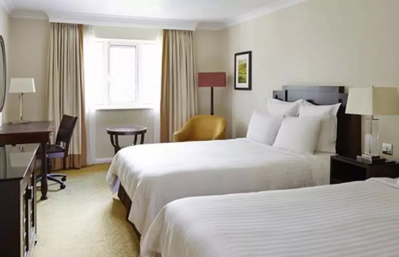 اتاق استاندارد با 2 تخت دوبل, Meon Valley Hotel, Golf & Country Club