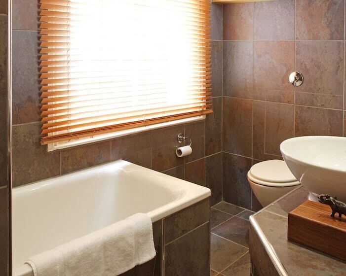 اتاق استاندارد سه نفره, New Linden