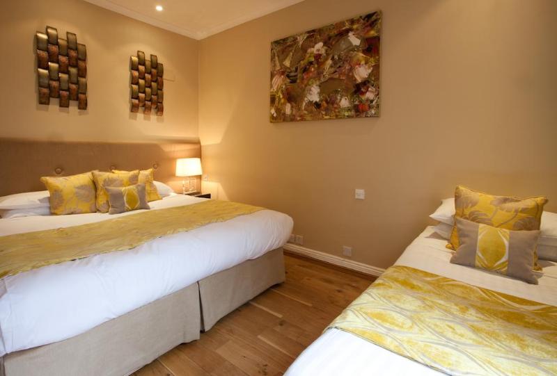 اتاق استاندارد سه نفره, New Linden