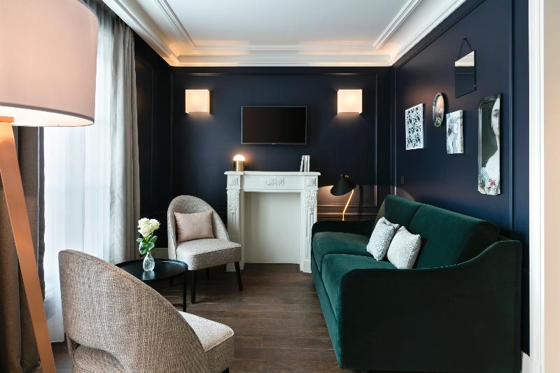 غرفة قياسية, Oliver Plaza