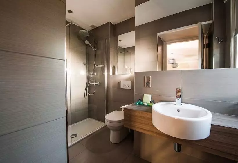Superior-huone, Piersland House