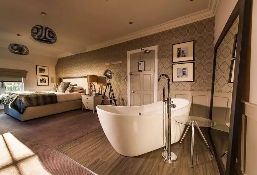 Superior-huone, Piersland House