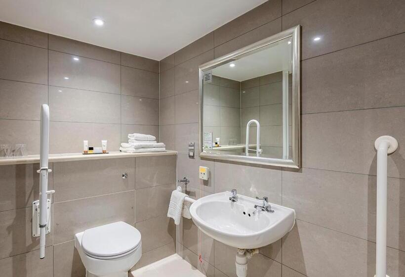 패밀리 룸, Hogs Back Hotel & Spa