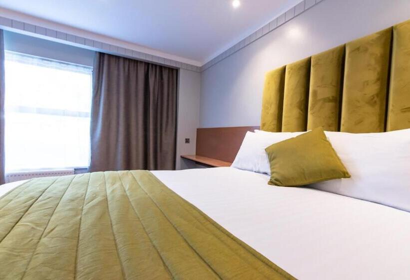 패밀리 룸, Hogs Back Hotel & Spa