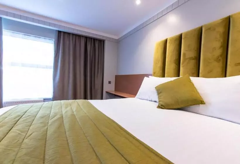 Family Room, Hogs Back Hotel & Spa