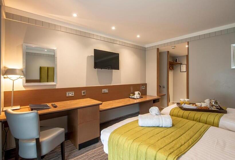 Номер Стандарт, Hogs Back Hotel & Spa