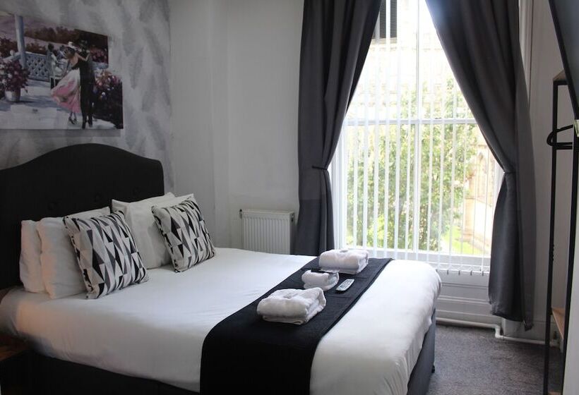 غرفة قياسية, The Mitre