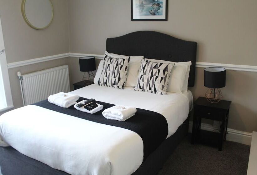 غرفة قياسية, The Mitre