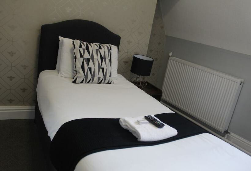 غرفة قياسية فردية, The Mitre