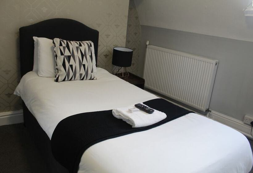 غرفة قياسية فردية, The Mitre