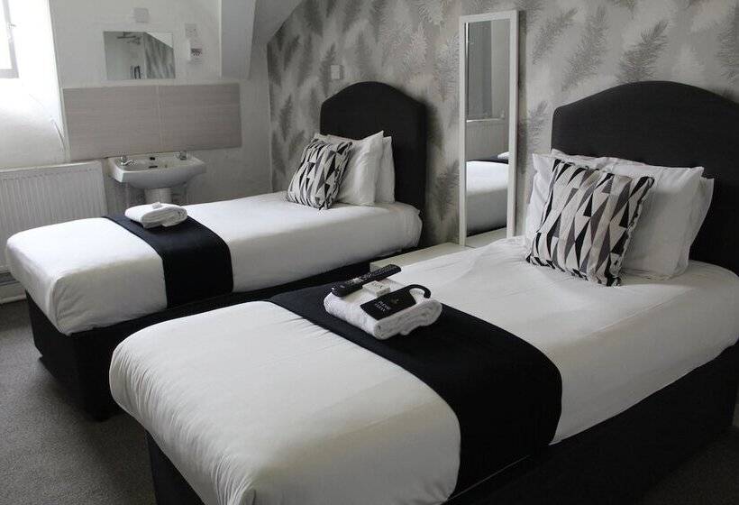 غرفة قياسية حمام مشترك, The Mitre