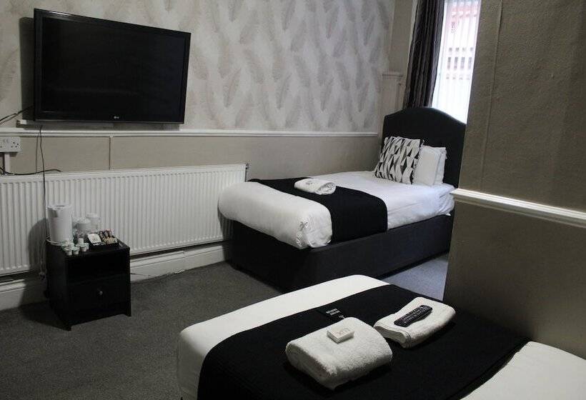 غرفة قياسية ثلاثية, The Mitre