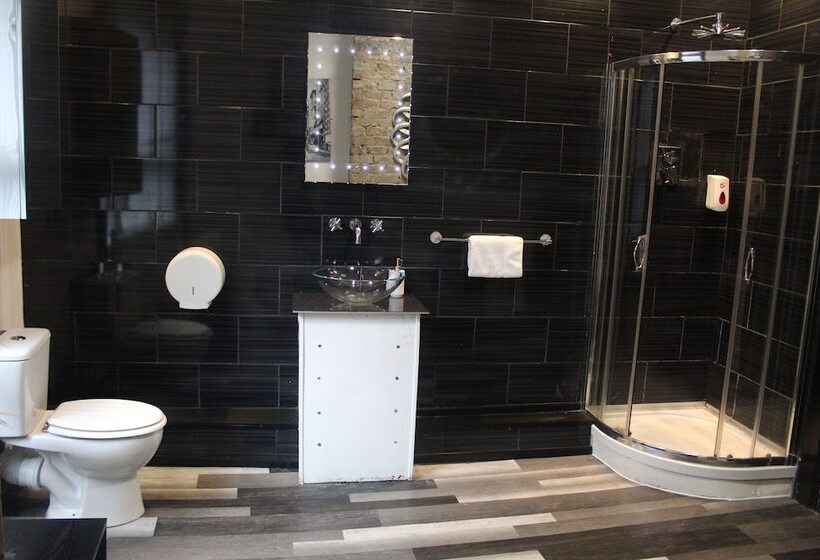 غرفة ديلوكس, The Mitre