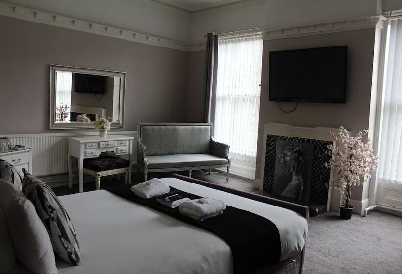 غرفة ديلوكس, The Mitre