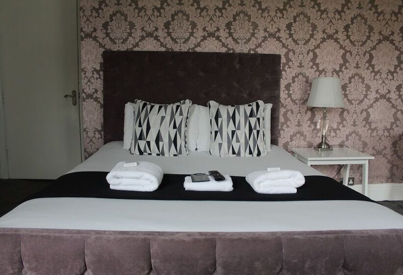 غرفة ديلوكس, The Mitre