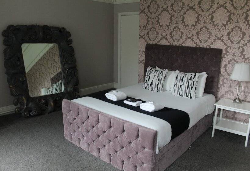 غرفة ديلوكس, The Mitre