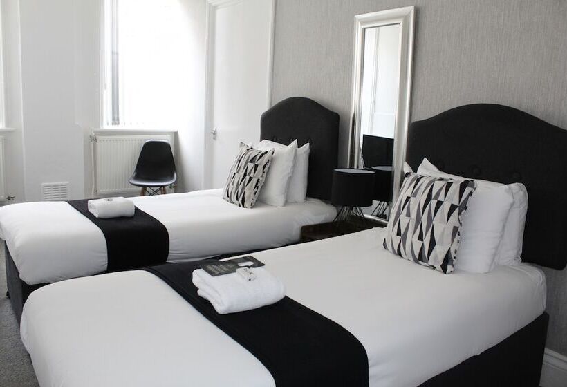 غرفة قياسية, The Mitre