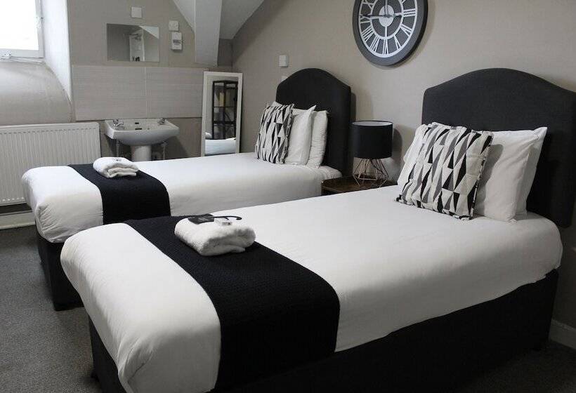 غرفة قياسية حمام مشترك, The Mitre