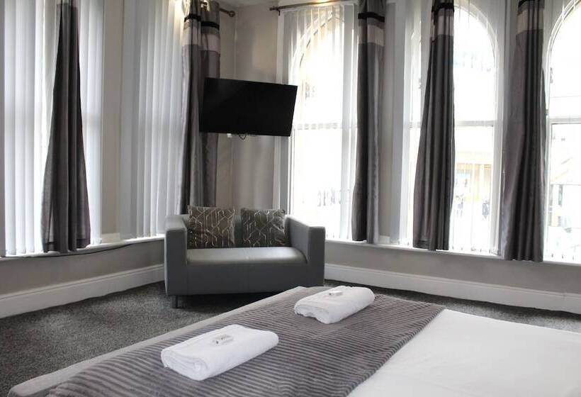 غرفة تنفيذية, The Mitre