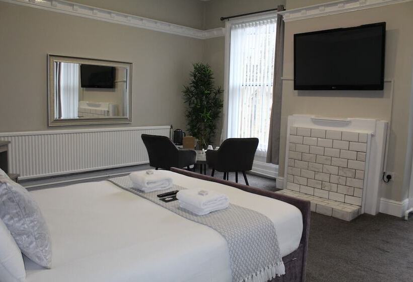 غرفة ديلوكس, The Mitre