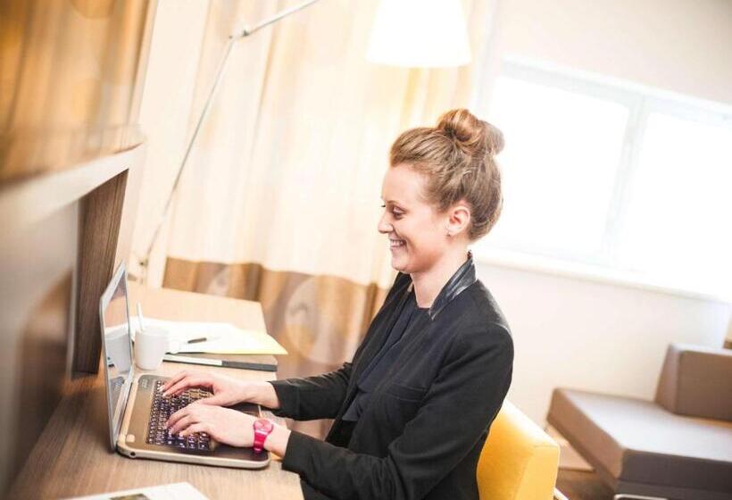 스탠다드 룸 더블 침대, Novotel Ipswich Centre