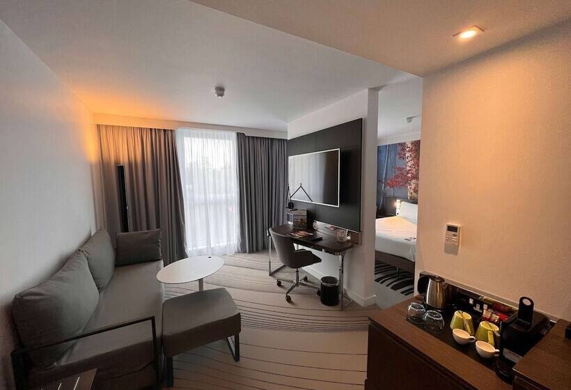 سوییت جونیور, Novotel York Centre