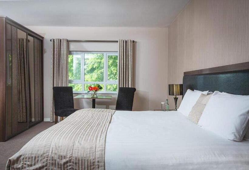 חדר אקזקיוטיב, The Malone