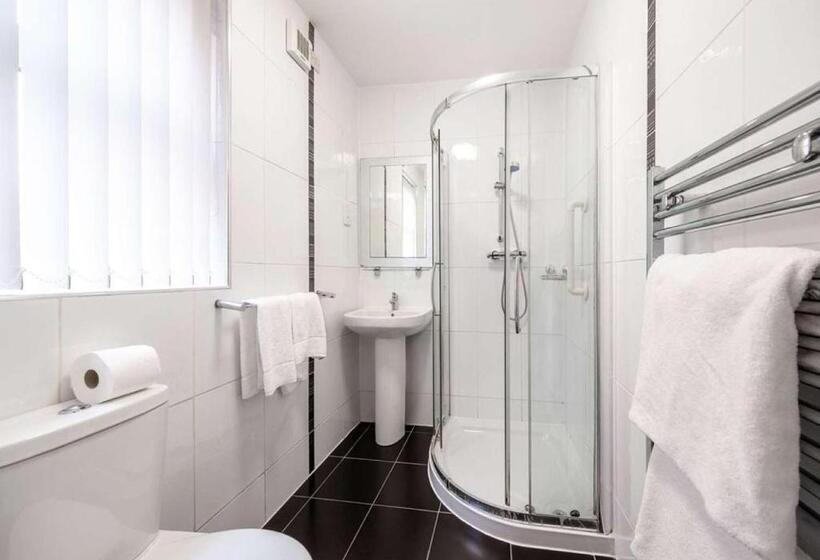 דירת חדר, The Malone