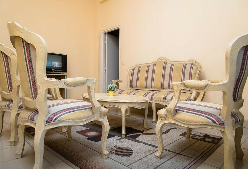 اتاق اجرایی, Beausejour Mirabel