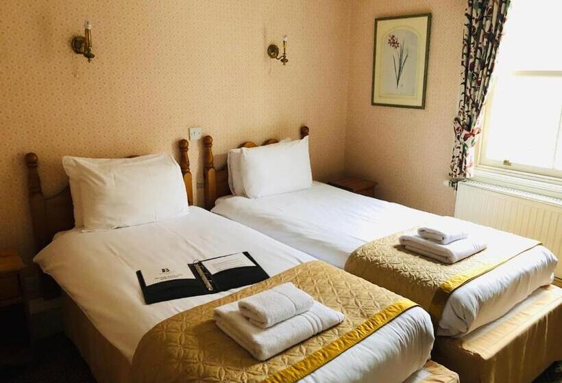 标准三人间, Brook Red Lion