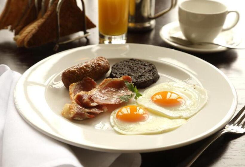 غرفة قياسية, Macdonald Tickled Trout