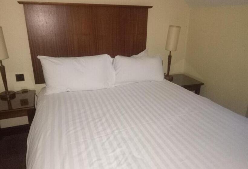 غرفة قياسية, Macdonald Tickled Trout