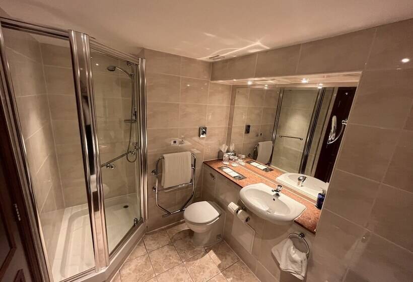 غرفة ديلوكس, Macdonald Tickled Trout