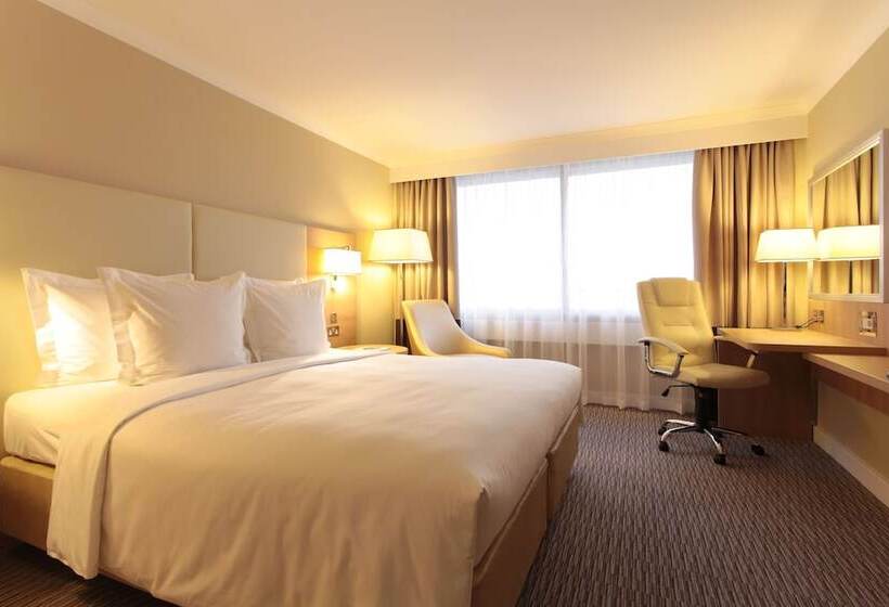 Номер Superior с Видом, Renaissance London Heathrow