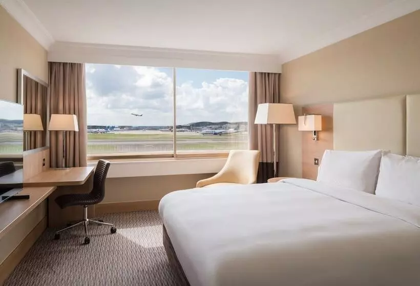 景色の見えるスーペリアルーム, Renaissance London Heathrow