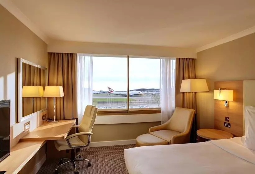 景色の見えるスーペリアルーム, Renaissance London Heathrow