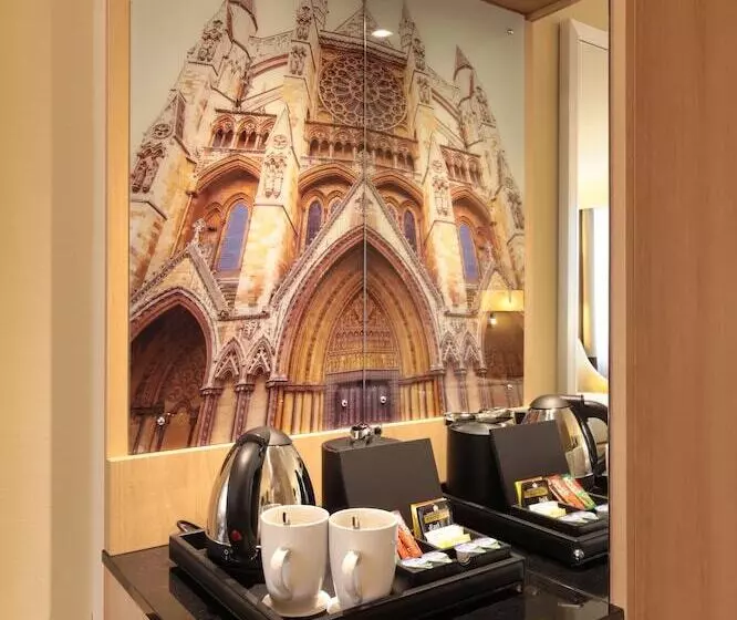 スタンダードルーム, Renaissance London Heathrow