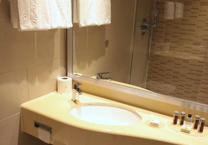 Номер Superior с Видом, Renaissance London Heathrow